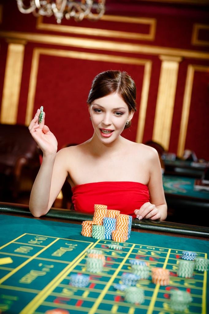 Poker နှင့် Blackjack Online Card Games Myanmar ကစားနည်း လမ်းညွှန်
