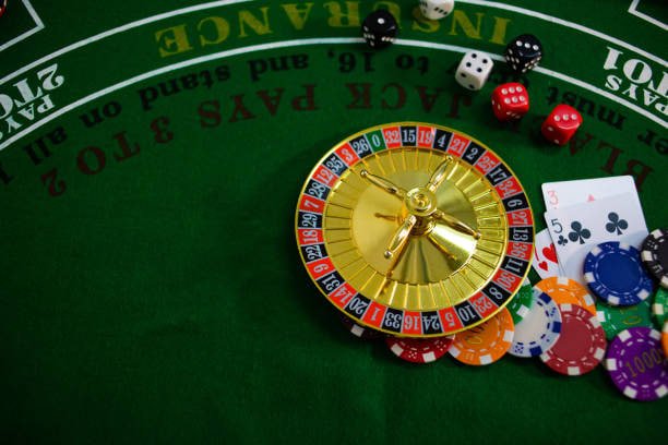 Myanmar ကစားသမားများ 8090slol APP ဖြင့် Slots နှင့် Sports Betting ကစားနေသည်